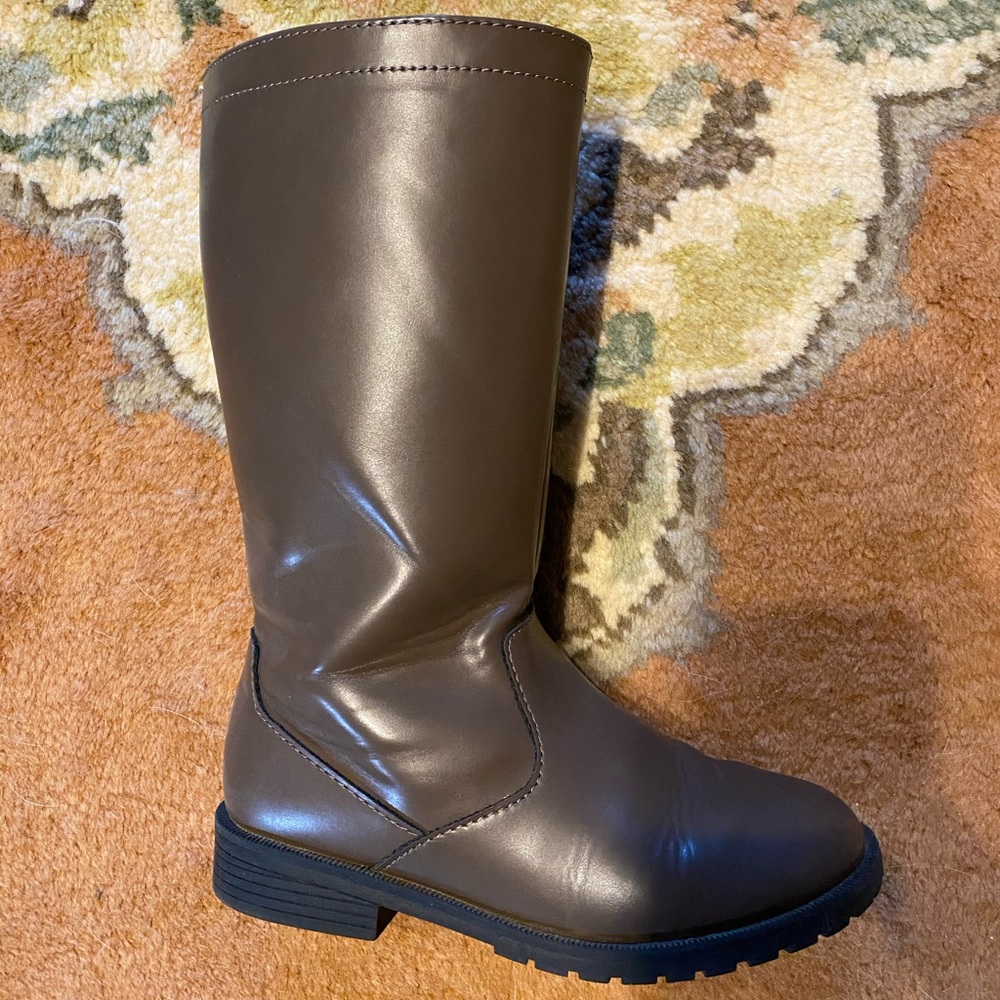 Girls boots